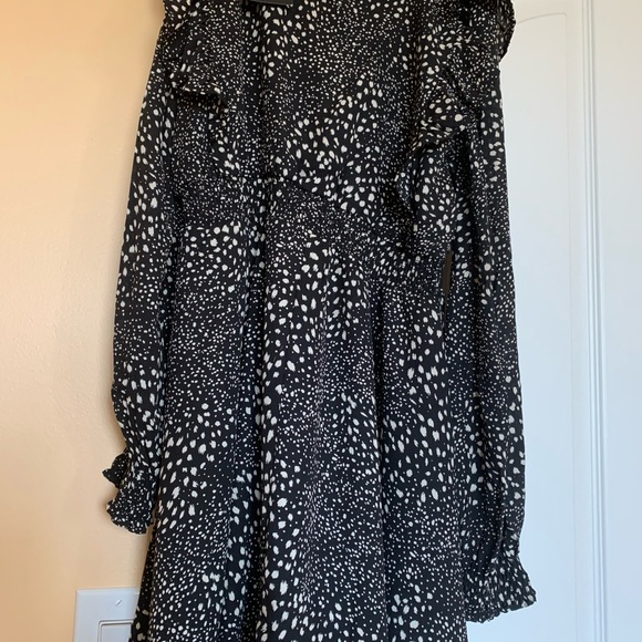 Clothes - Picture 8 of 8